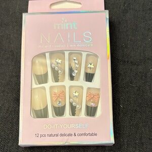 Mint Press-On Nails Pink Nude Base with Black Tips and Rhinestone Accents